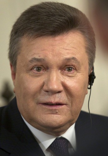 Янукович признал, что обращался к Путину за военной помощью