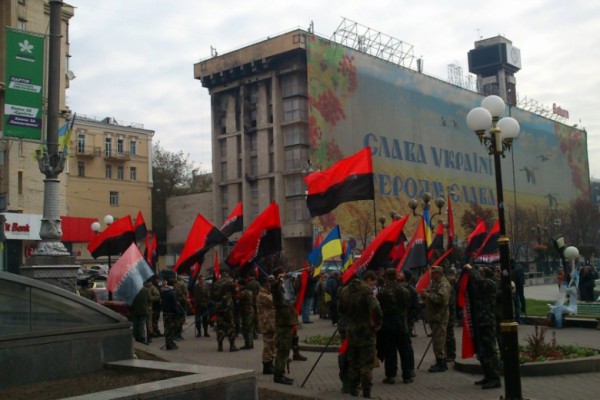 В центре Киева проходит Марш героев