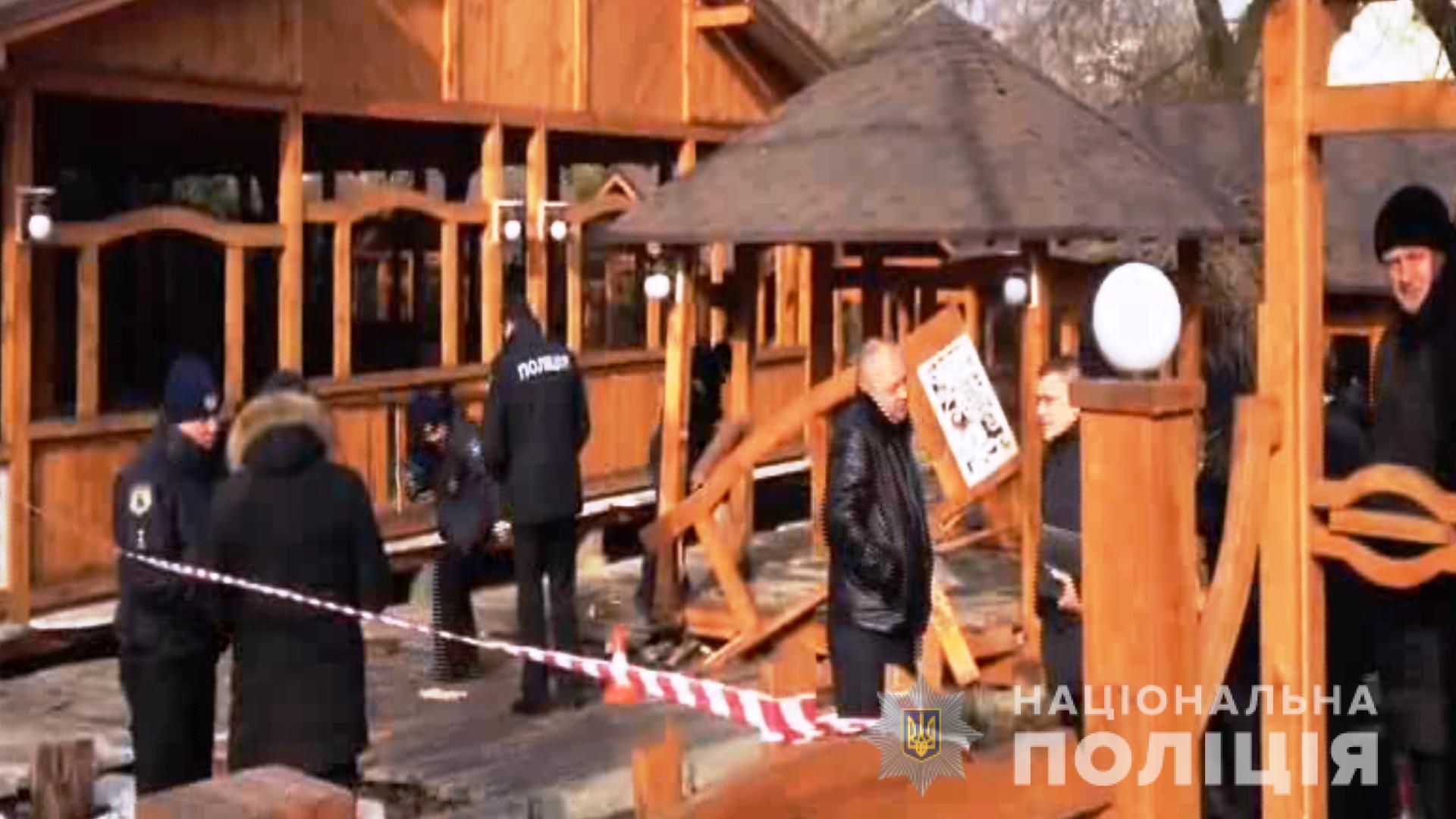 Сообщение о взрыве поступило в полицию около 12:00