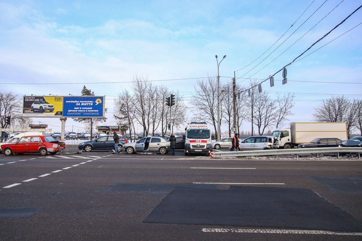 Столкнулись 4 авто
