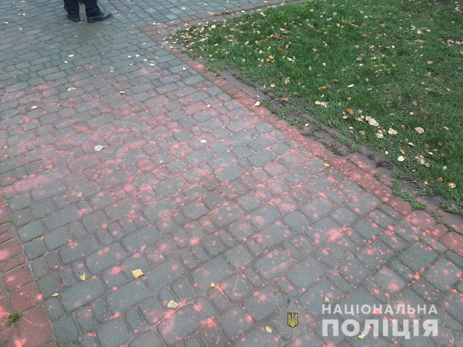 В Харькове неизвестные облили краской бюст Жукову