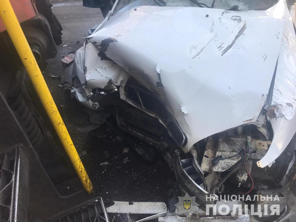 В Запорожье столкнулись тепловоз и легковушка, один человек погиб