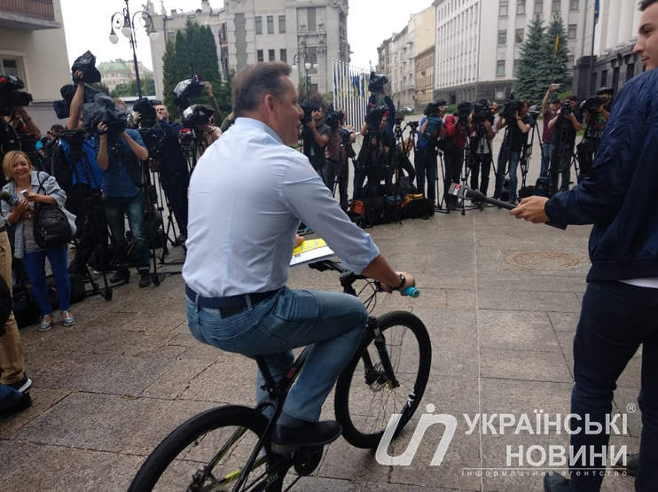 Парковки для велосипеда Ляшко не нашлось