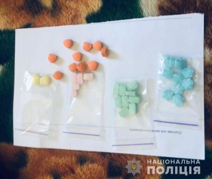 Проституток кормили наркотиками