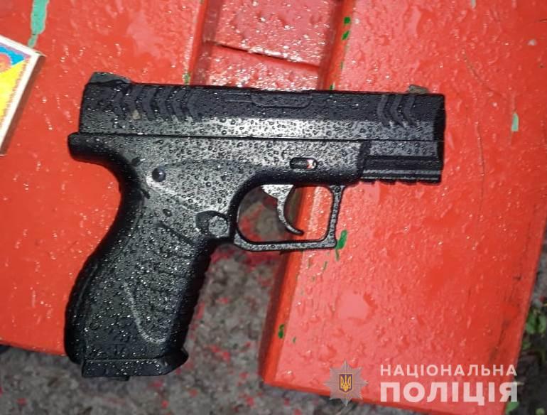 Полиция изъяла пистолет