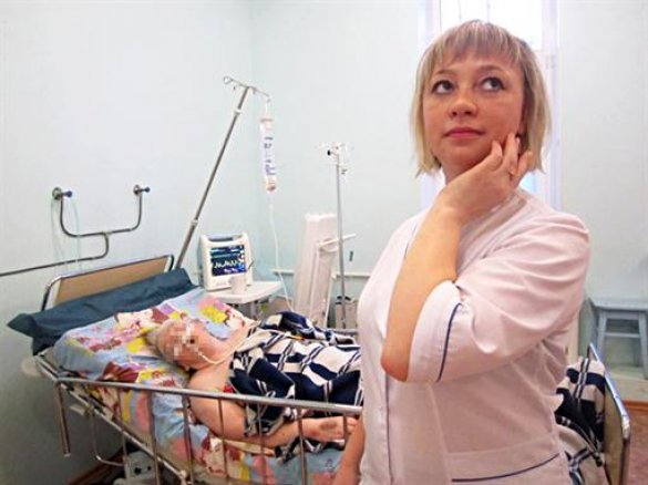 Медсестры устроили фотосессию на фоне тяжелобольных