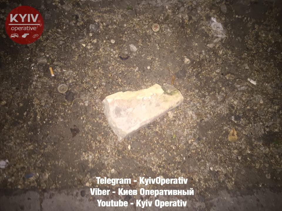 Преступники били жертв кирпичом