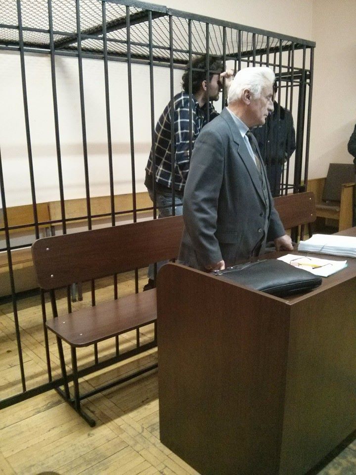 Один из арестованных - Ярослав Притуленко плакал, когда судья оглашала решение о его аресте