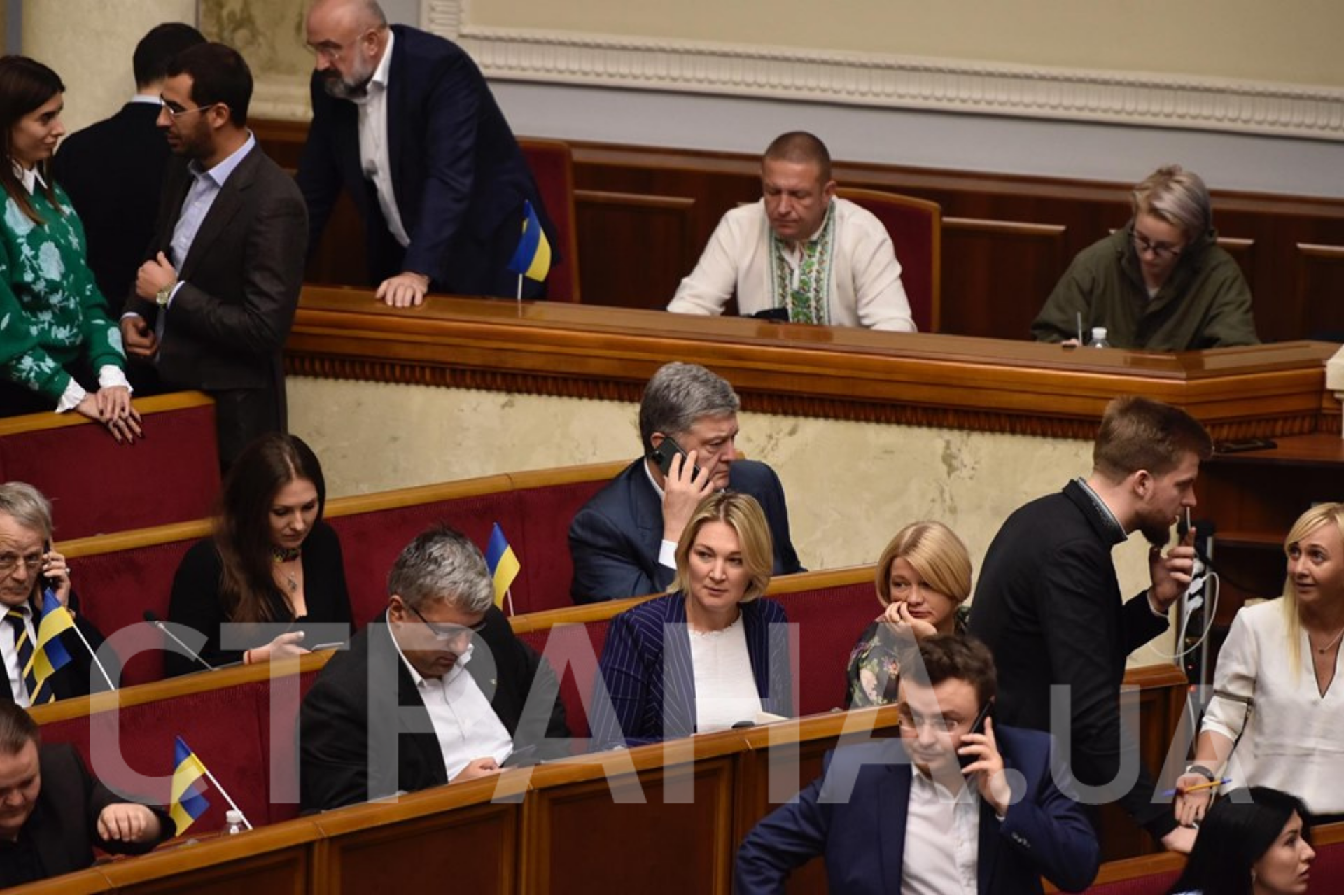 Порошенко засветил новый телефон