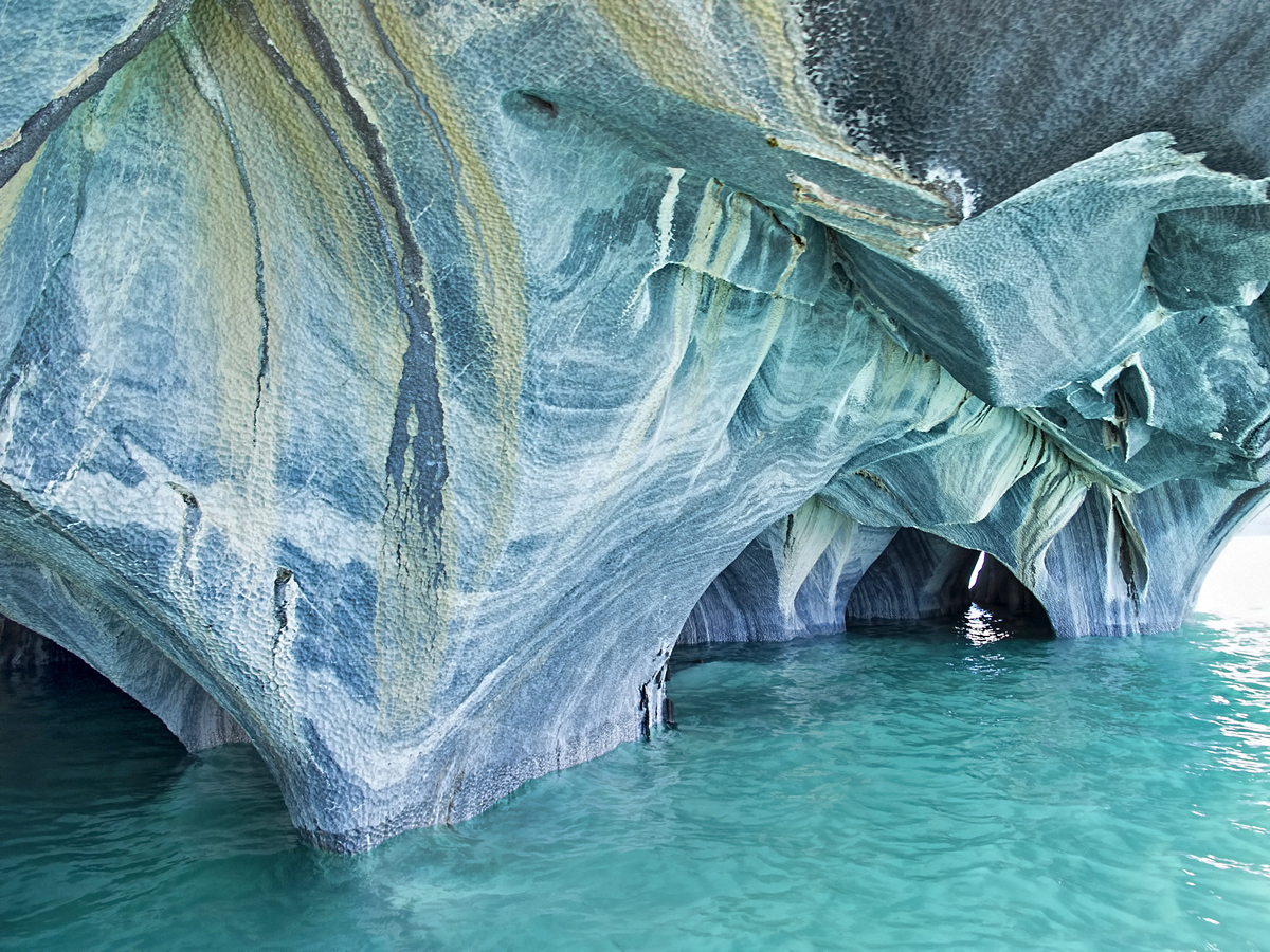 Мраморные пещеры в Патагонии, на стыке Аргентины и Чили