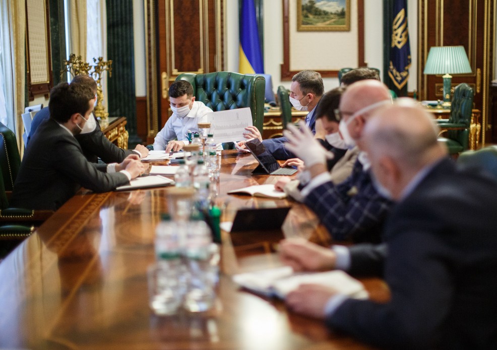 Зеленский: Сейчас говорить о смягчении карантина нельзя