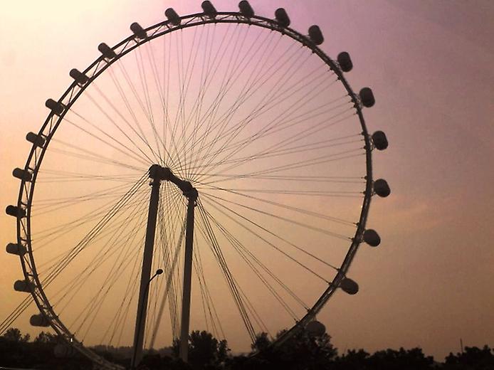 Singapore Flyer в Сингапуре — самое большое колесо обозрения в мире