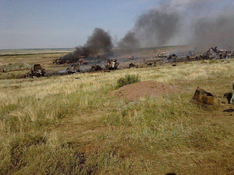 Поле боя под Зеленопольем. До границы с РФ - около 10 километров