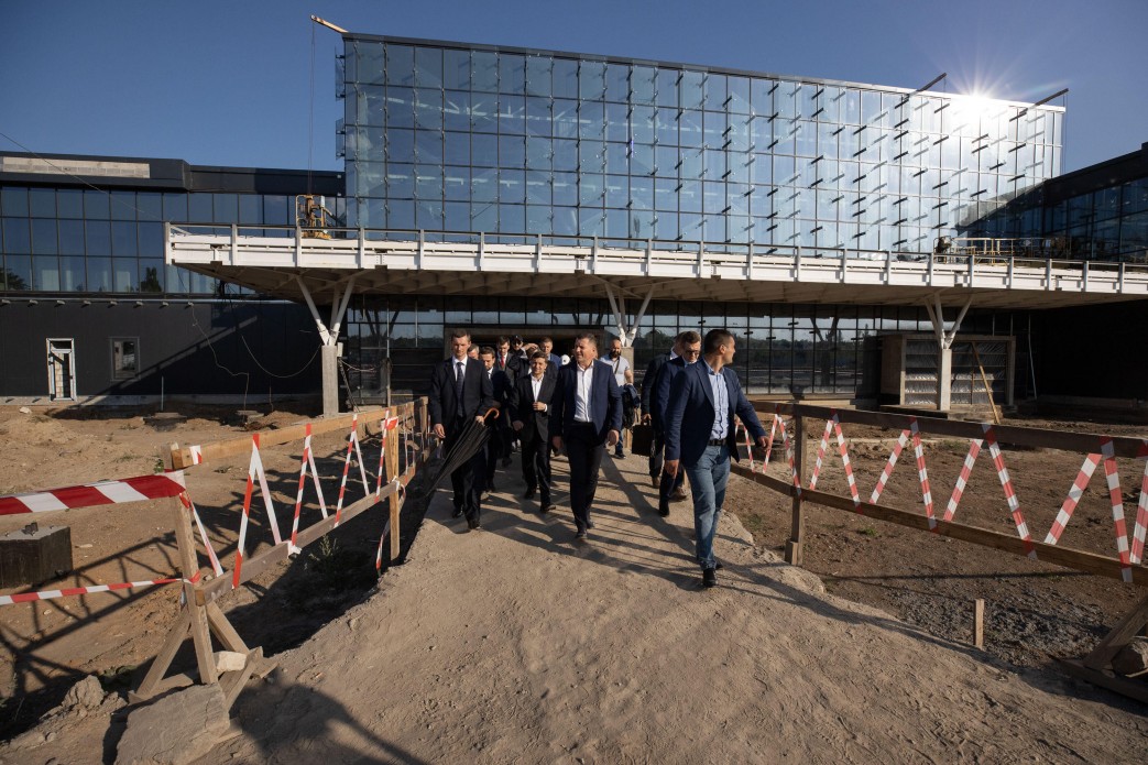 По словам мера Владимира Буряка, аэропорт имеет более 50 млн гривен чистой прибыли