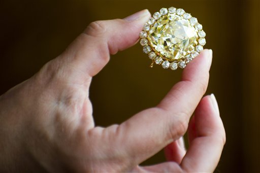 Желтый бриллиант продан за $3 миллиона