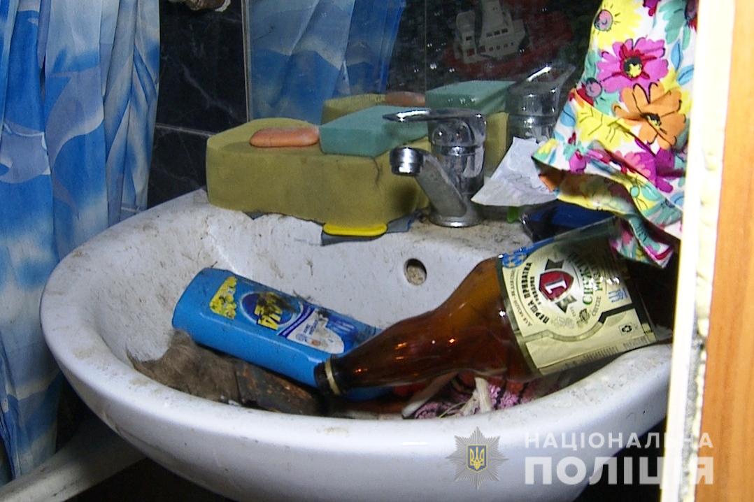Дети жили в антисанитарии