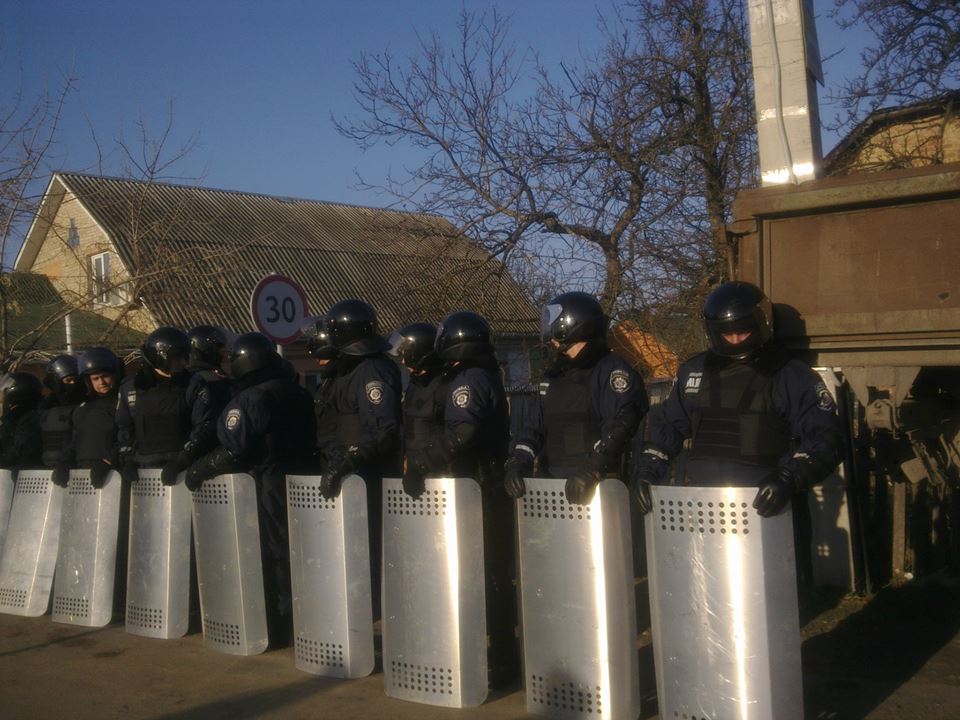 Акция под Межигорьем 29 декабря Солидарность против террора.