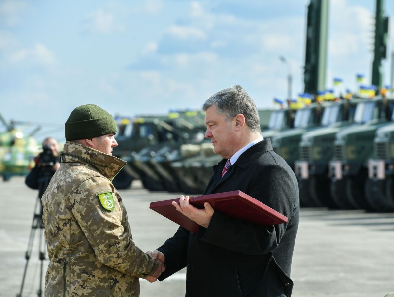 Президент наградил орденами Героев Украины