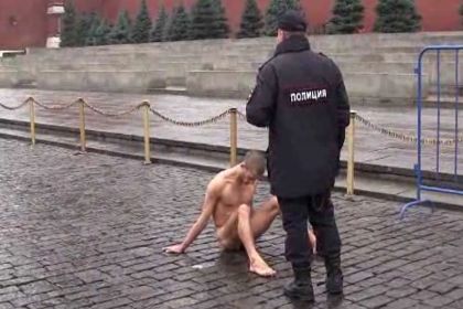 Перфоманс на Красной площади