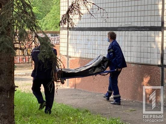 Тело девушки увезли в морг