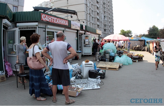 В столице сносят МАФы