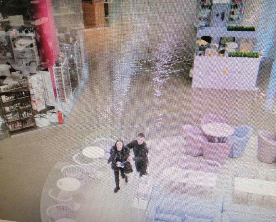 Известно имя охранника, который выносил девушек из кипятка в Ocean Plaza