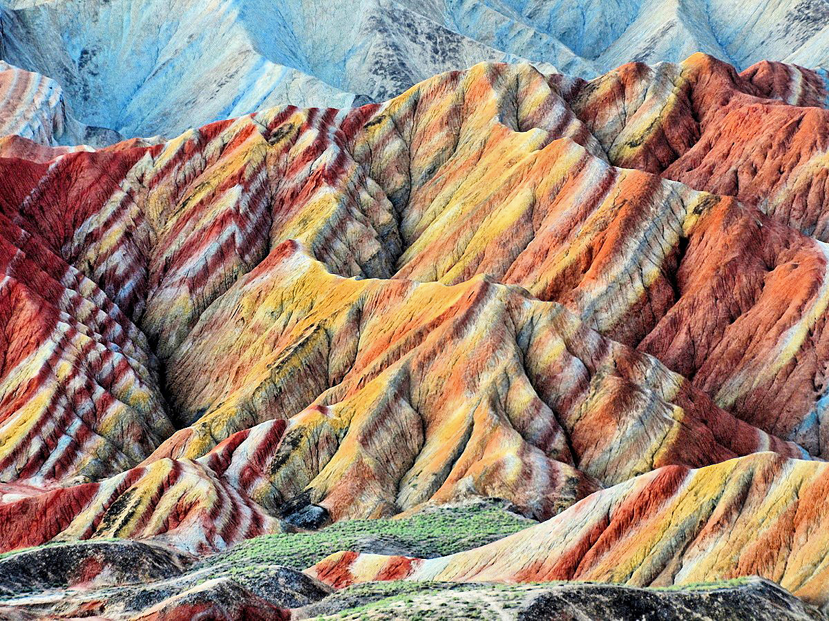 Цветные скалы Чжанъе Данксиа, Китай