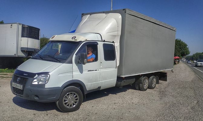 Необычный тюнинг: Как выглядит Газель с установленной третьей осью ...