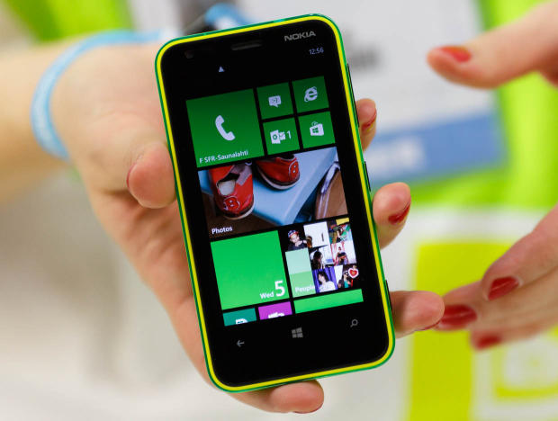 Nokia Lumia 620 - на третьем