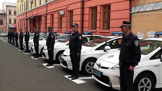 Харьковские милиционеры получили гибриды Toyota Prius