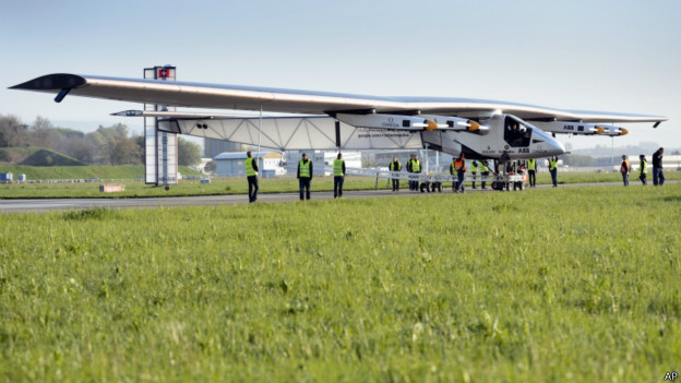 Летательный аппарат под названием Solar Impulse 2 взлетел с аэродрома Пайерн в Швейцарии