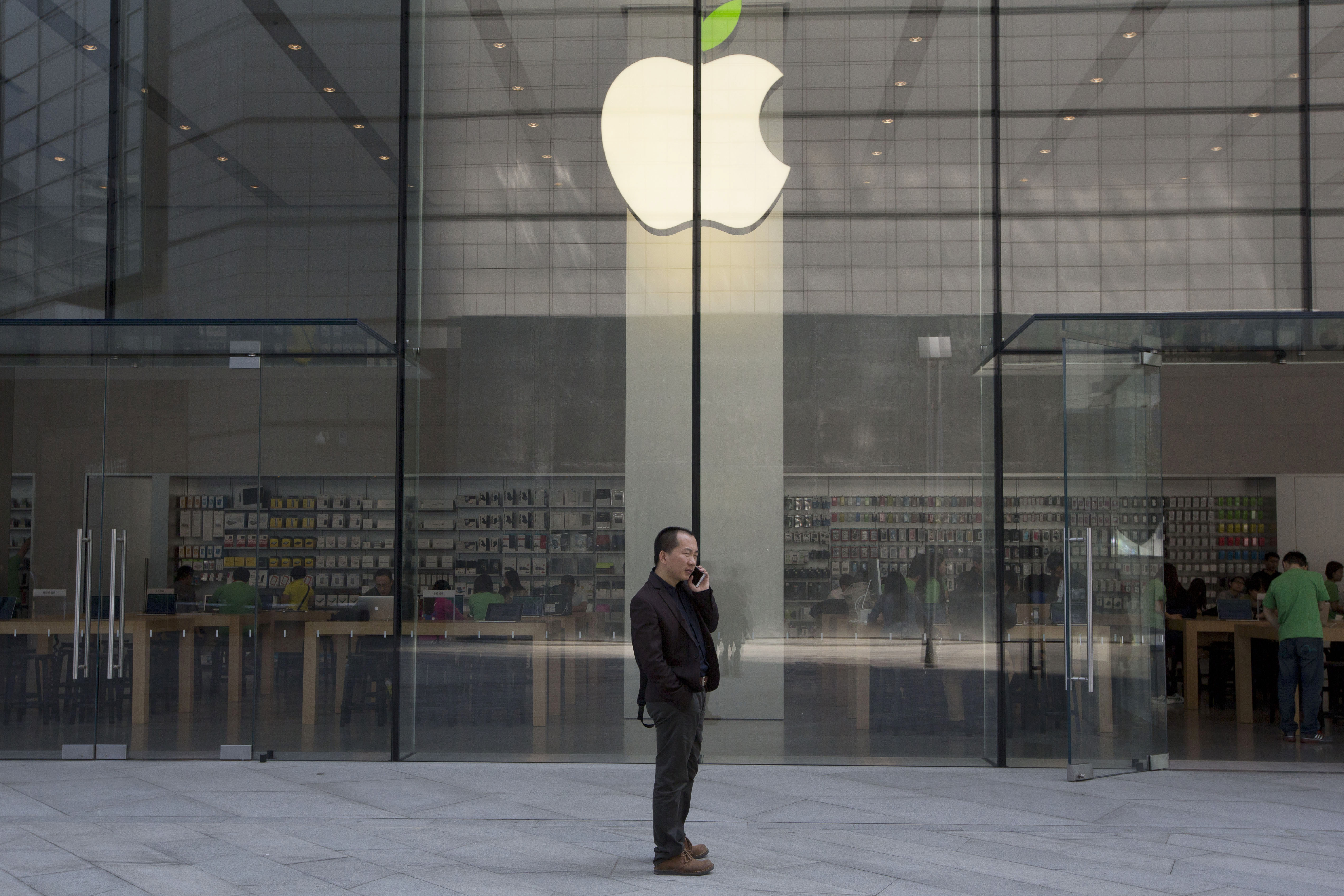 В странах-участниках программы по отзыву бракованного аксессуара для iPhone владельцы смартфона могут обратиться в Apple