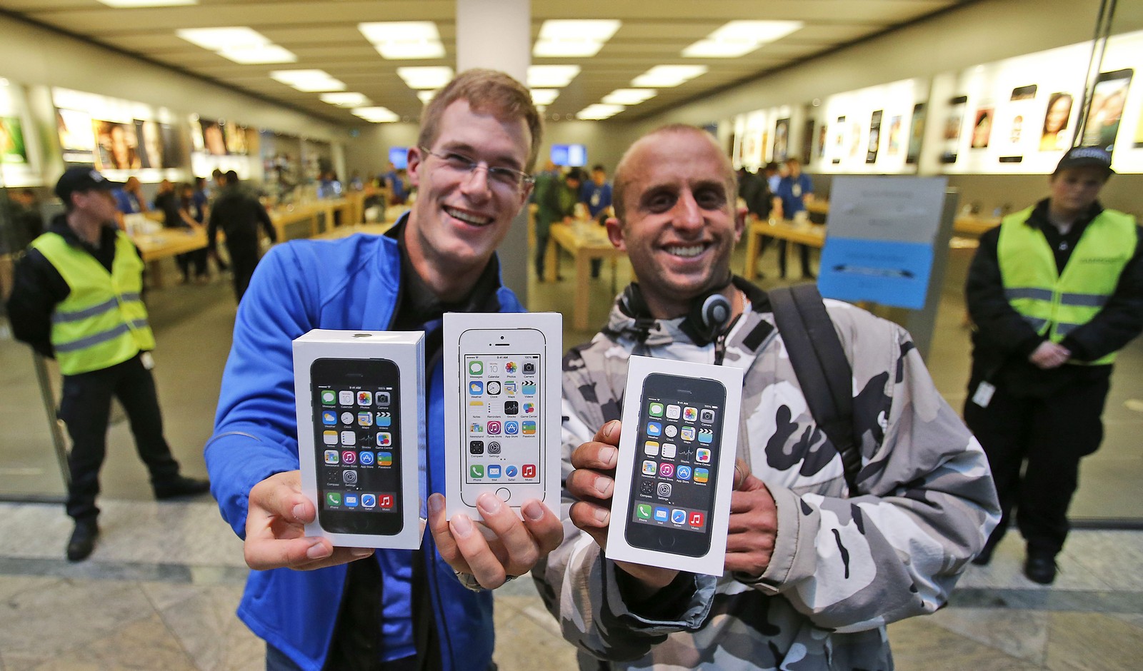 Мировой старт продаж iPhone 5S и 5C