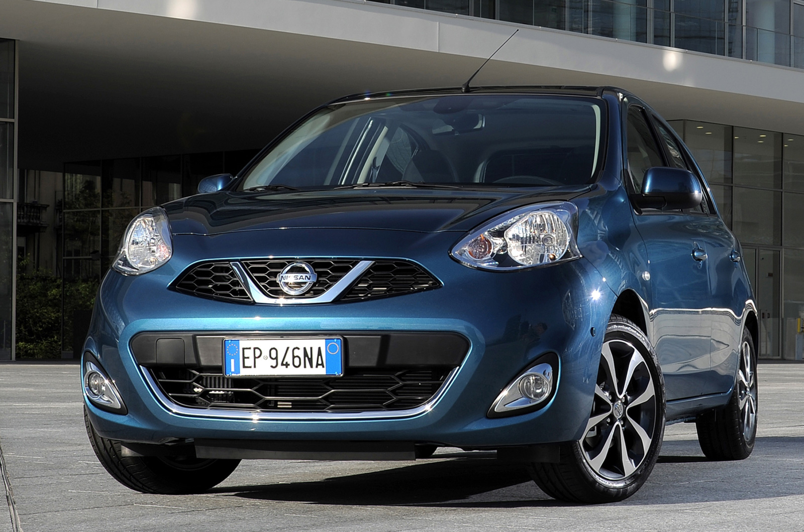 Nissan Micra обновилась внутри и снаружи
