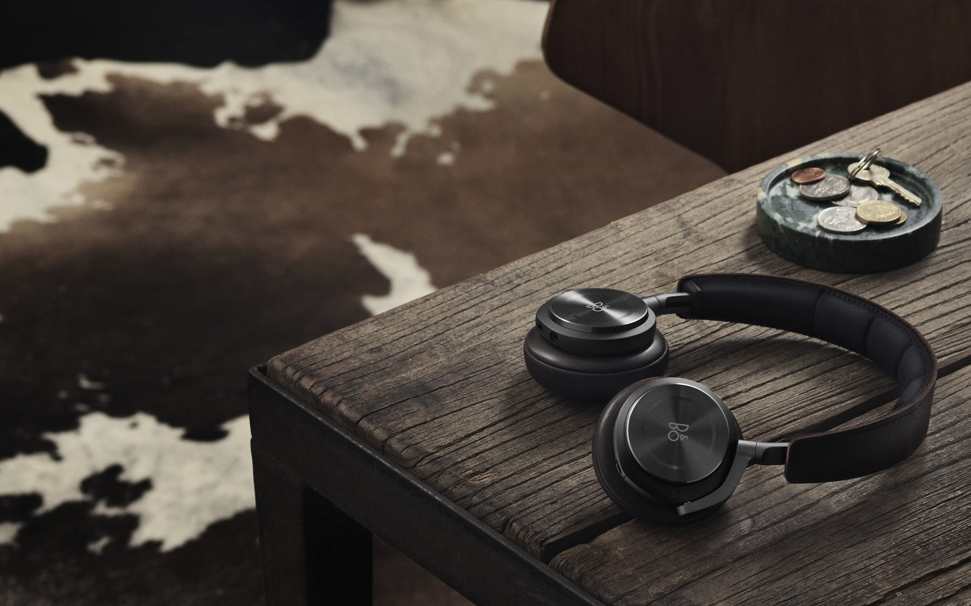 BeoPlay H8 - 6500 гривен