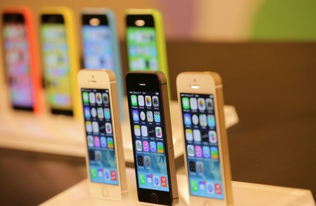 iPhone 5S в разных расцветках