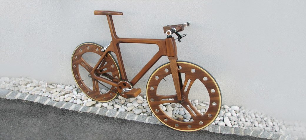 Как считаешь, седло у Wooden Bike тоже из орехового шпона?