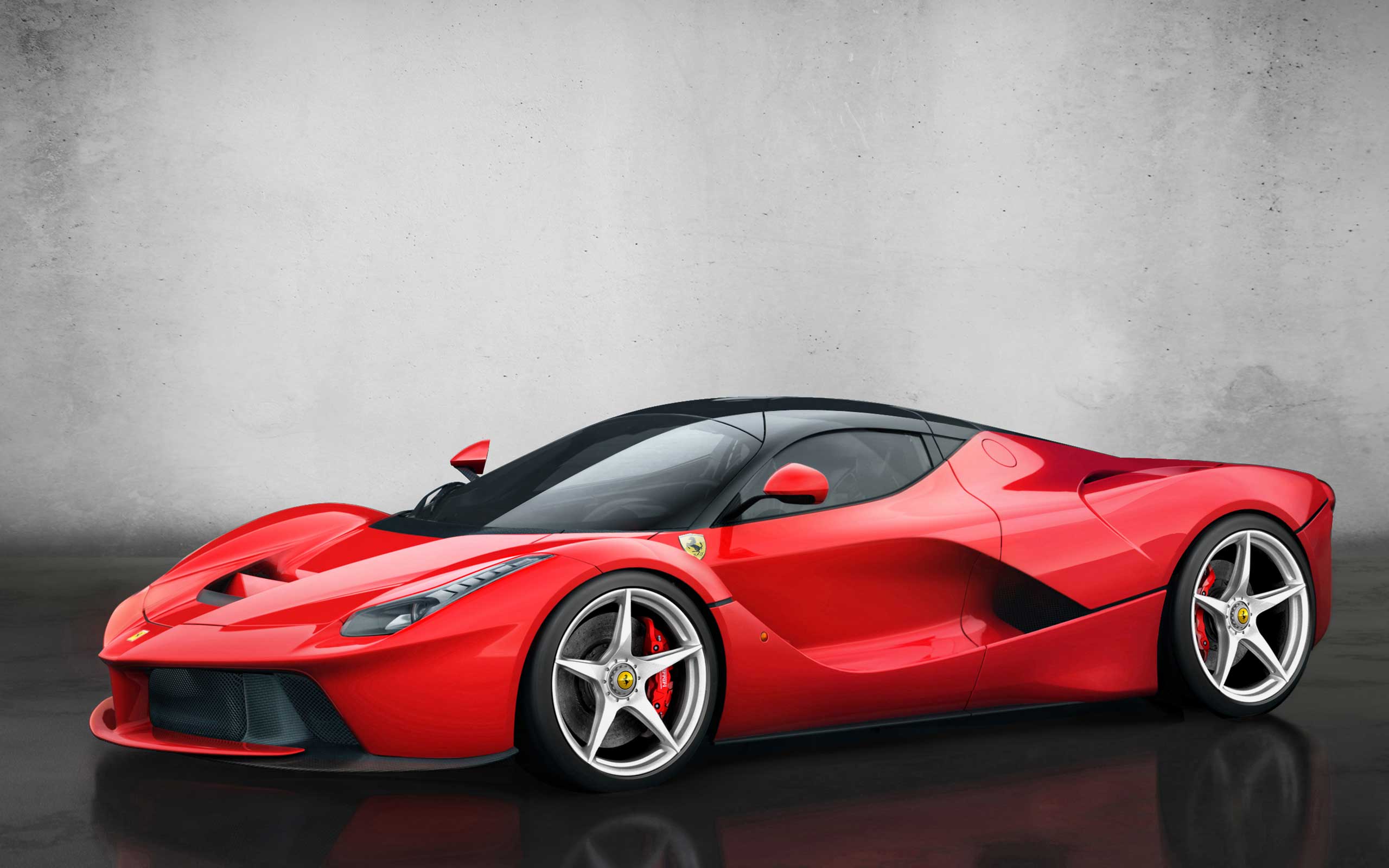 HP Sport Sub 2 и LaFerrari имеют много общего
