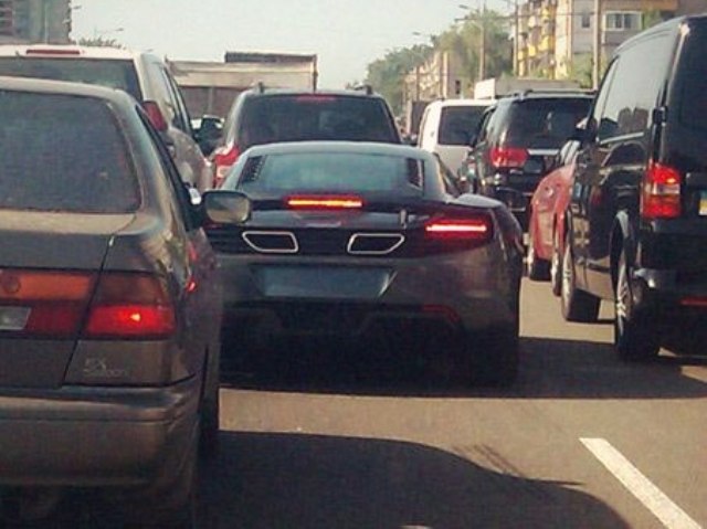 McLaren MP4-12C в пробке в Днепропетровске