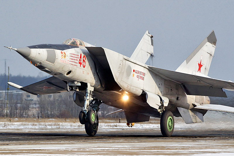МиГ-25 развивает трехкратную скорость звука и способен поражать цели на расстоянии до 25-ти км