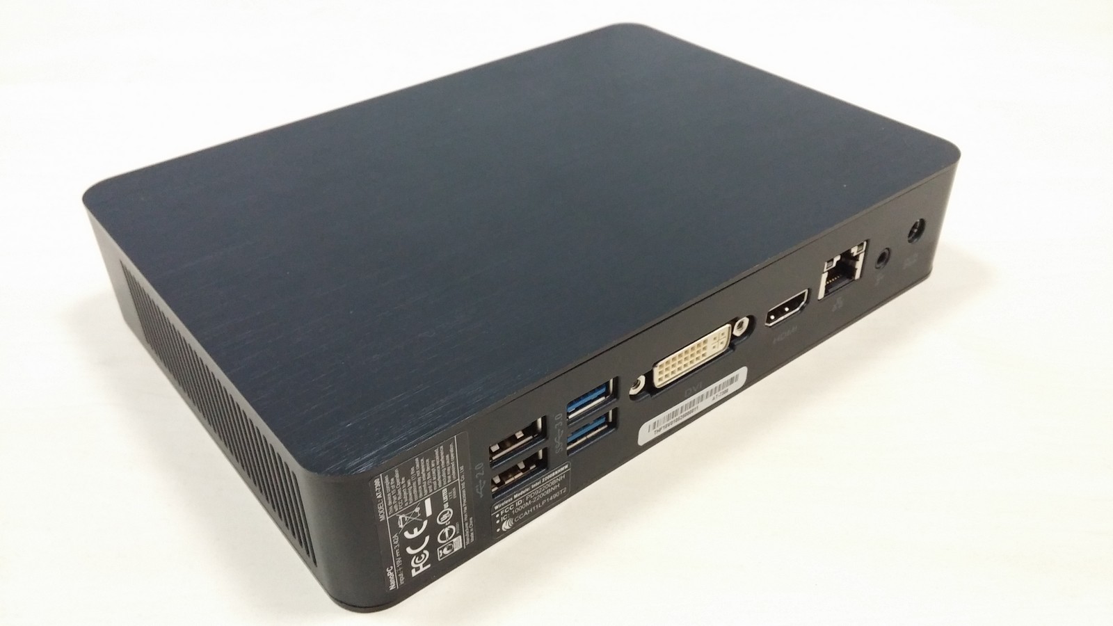 Foxconn NanoPC Barebone AT-7300 Black - тыльная часть
