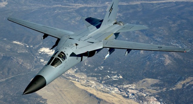 Aardvark F111 - лучший бомбардировщик наземных противников