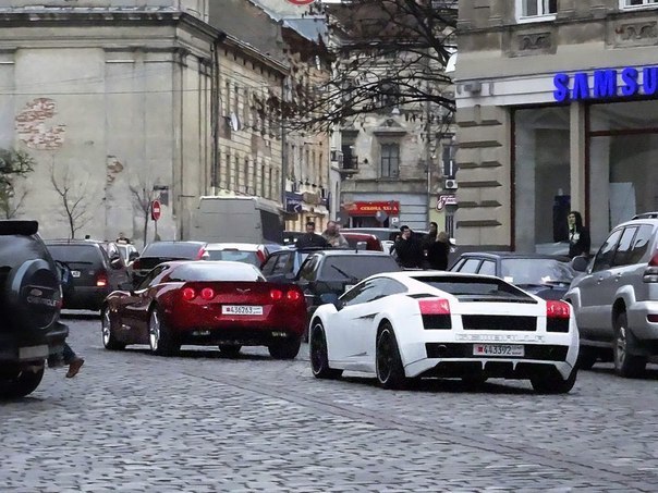 Lamborghini Gallardo и Chevrolet Corvette