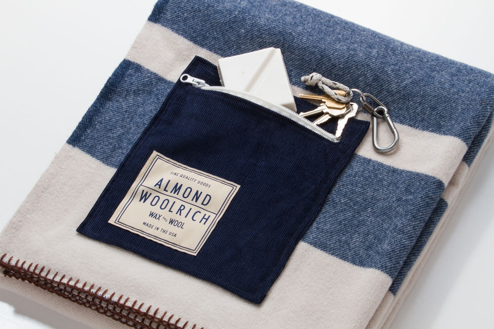 Одеяло Almond X Woolrich - 3500 гривен