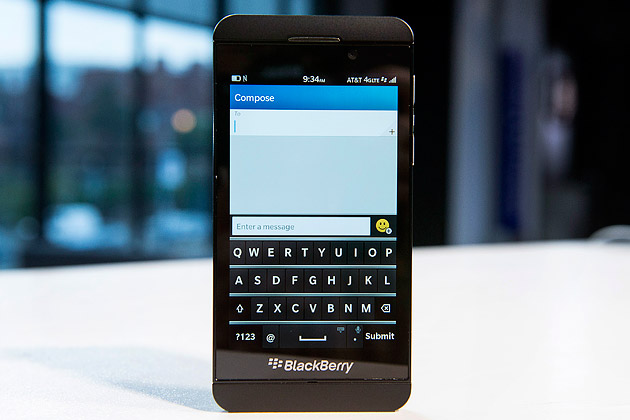 Новый телефон BlackBerry Z10 уже в Украине