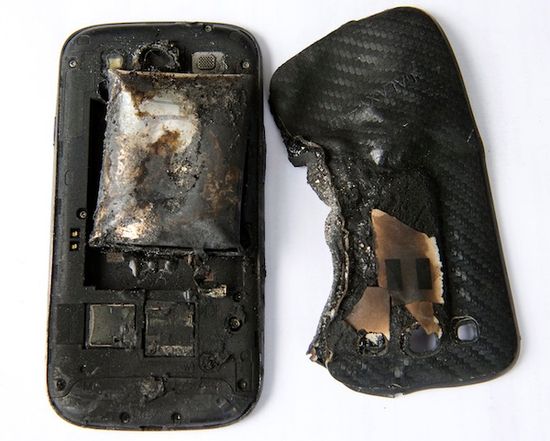 Samsung Galaxy S III взорвался и повредил ногу девушке