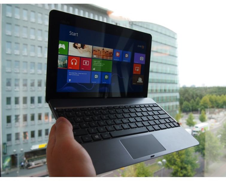 ASUS представила новый планшет-транфсормер - VivoTab