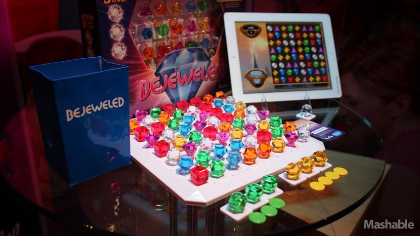 Bejeweled - популярная аркада