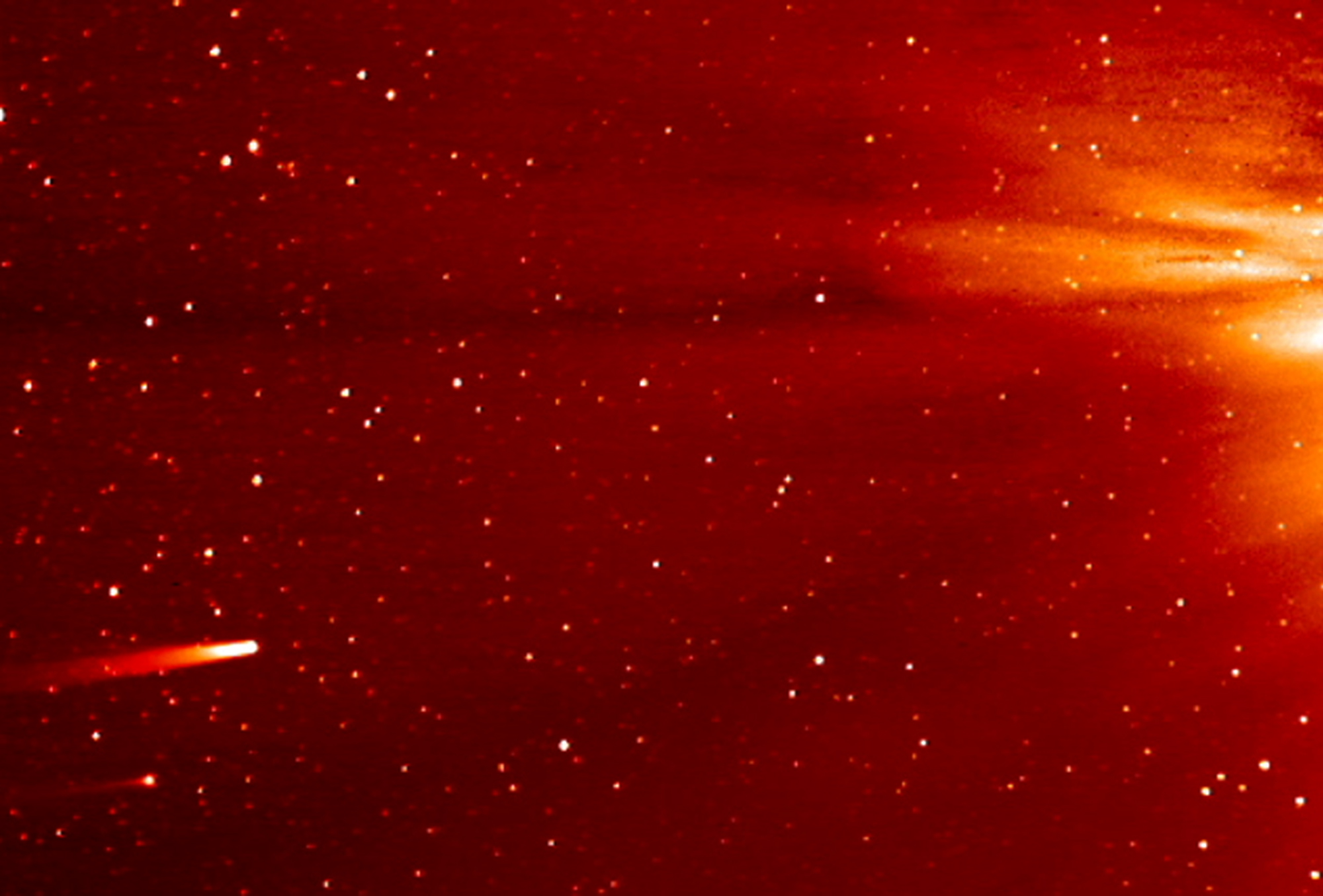 Комета ISON приближается к Солнцу