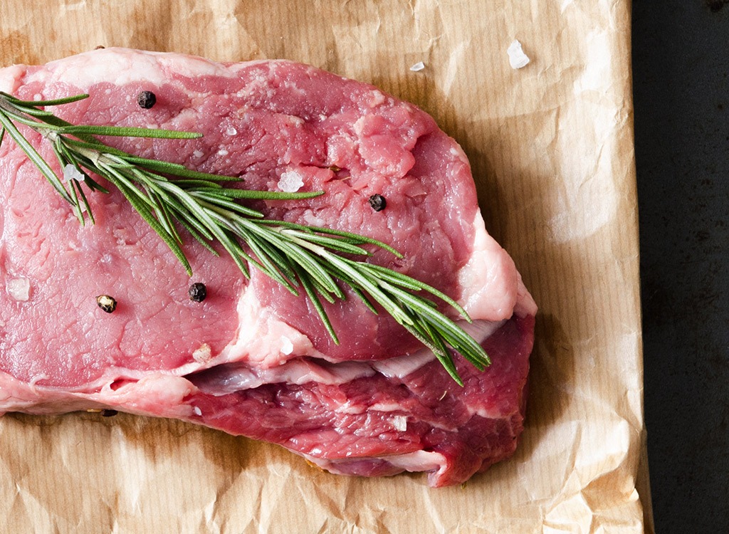 Не покупай готовое к употреблению мясо. Оно напичкано консервантами